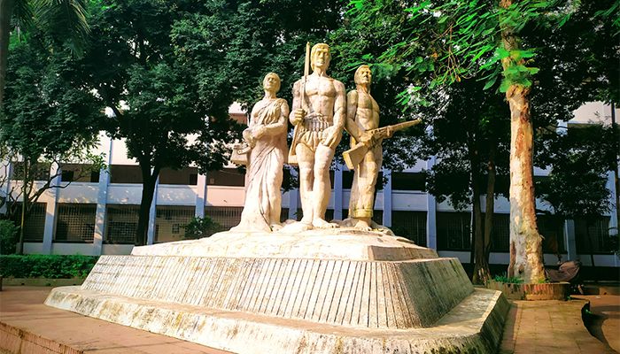 অপরাজেয়-বাংলা